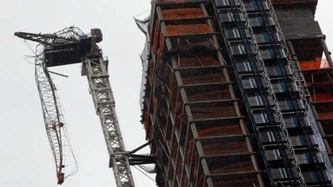Tower crane di New York rontok diterpa topan Sandy