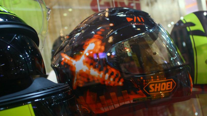 Helm premium berharga jutaan rupiah