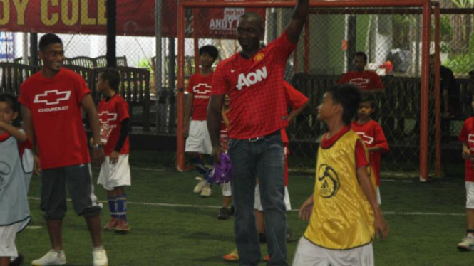 Andy Cole melakukan coaching clinic di Jakarta