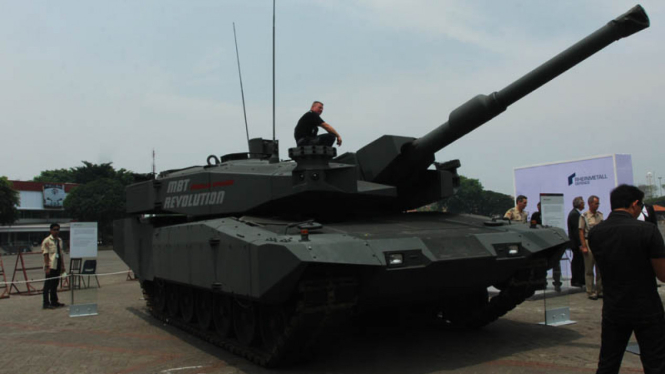Tank Leopard Pada Pameran Indo Defence 2012