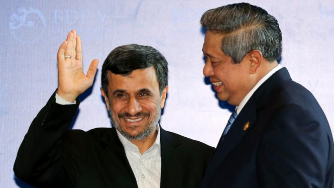 Presiden Iran Mahmoud Ahmadinejad dan Presiden SBY di Bali Democracy Forum