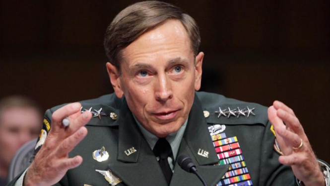 Mantan Direktur CIA David Petraeus