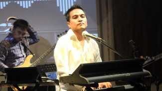Indra Lesmaan Tunda Konser karena Positif COVID-19