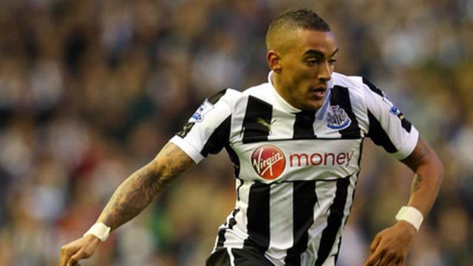 Bek Newcastle United, Danny Simpson