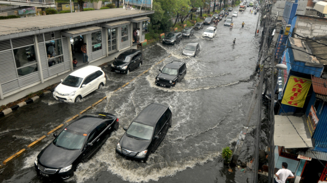 banjir di jakarta 18 november 2012