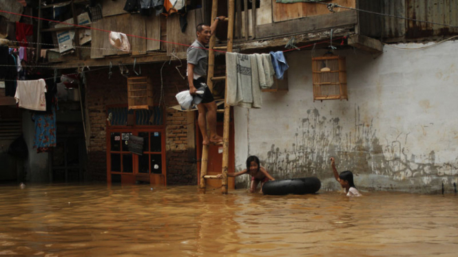 Banjir Kiriman Rendam Kampung Pulo