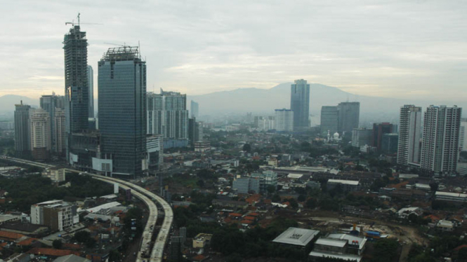 Gedung Di Jakarta Dengan Latar Belakang Gunung di Jawa Barat