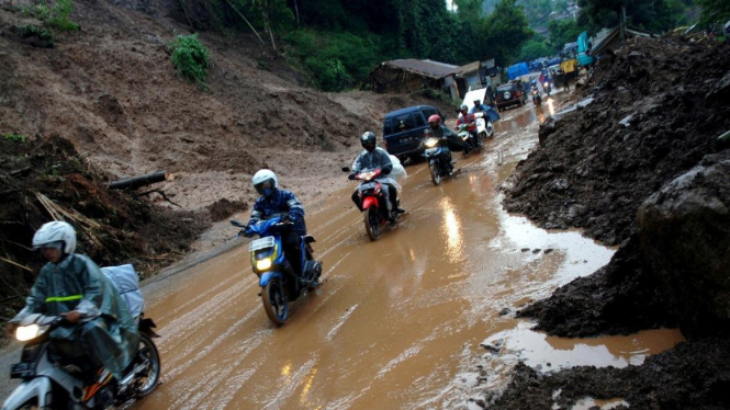 Bencana longsor di Soreang, Kabupaten Bandung