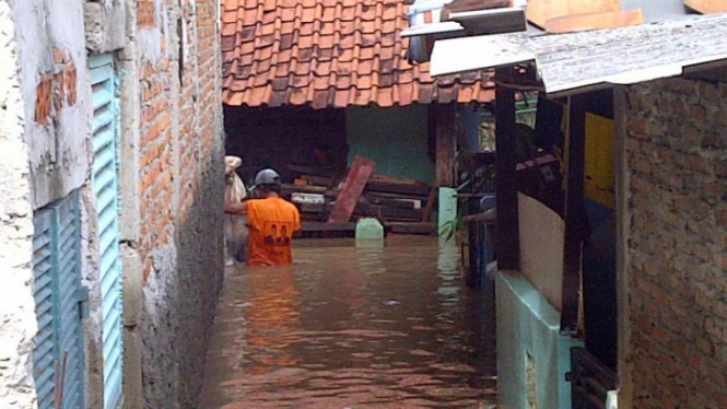 Banjir di pemukiman warga di Kelurahan Ulujami