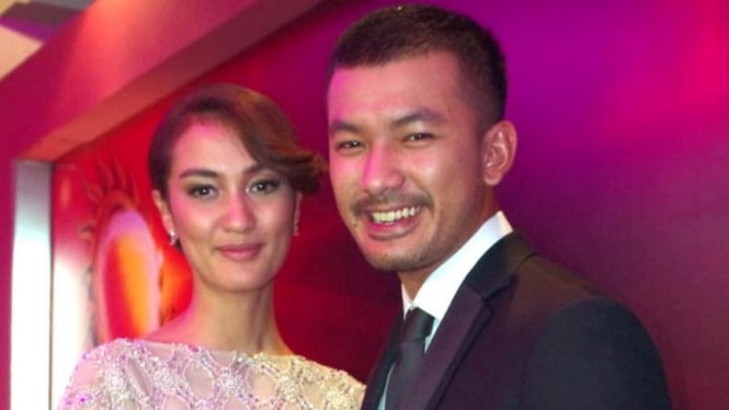 Rio Dewanto dan Atiqah Hasiholan