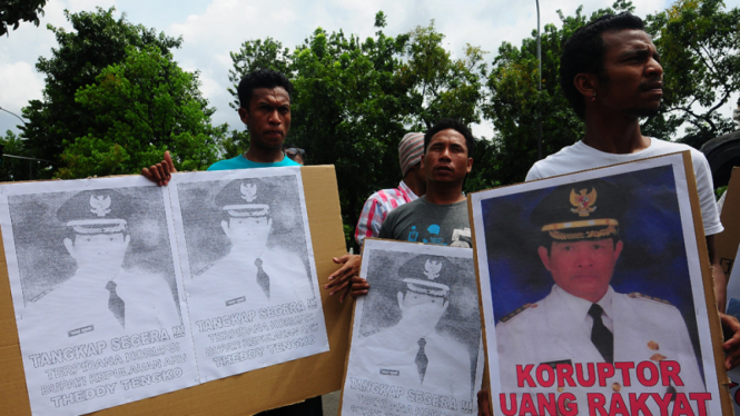 Demo Bupati Maluku di Kemendagri