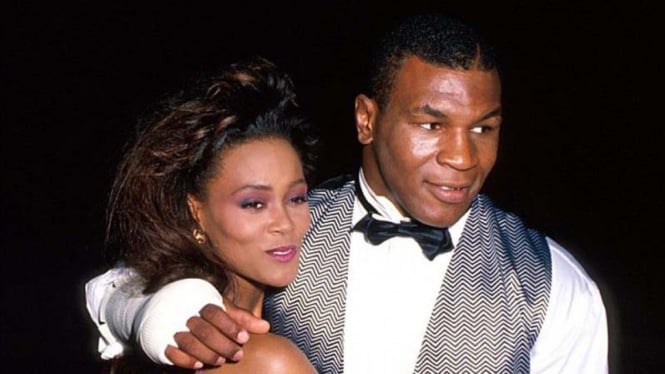 Mike Tyson dan Robin Givens sebelum bercerai pada 1989