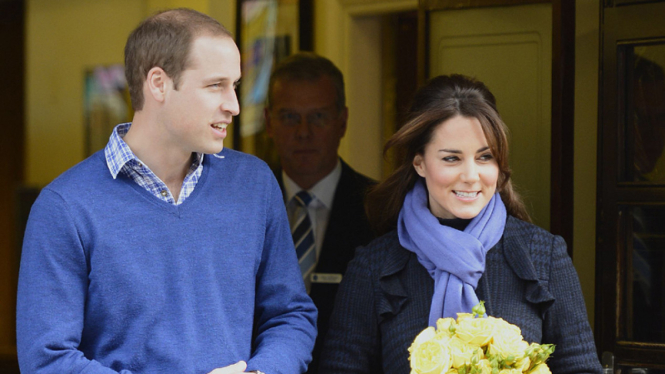 Pangeran William dan Kate Middleton Keluar dari Rumah Sakit