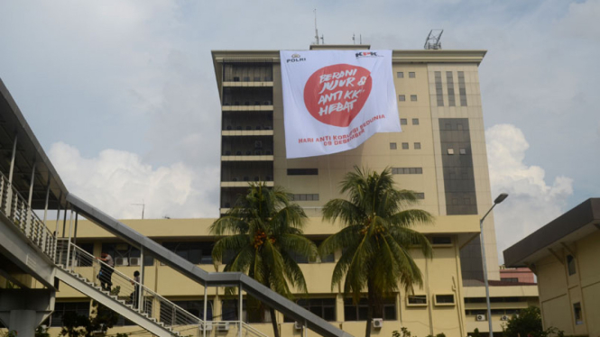 Poster Raksasa Anti Korupsi di Mabes Polri