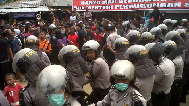 Penertiban di Stasiun Depok Baru