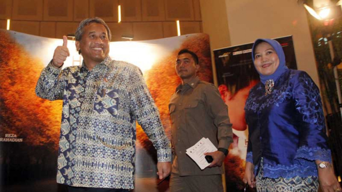 SBY Tonton Premiere Film Habibie & Ainun