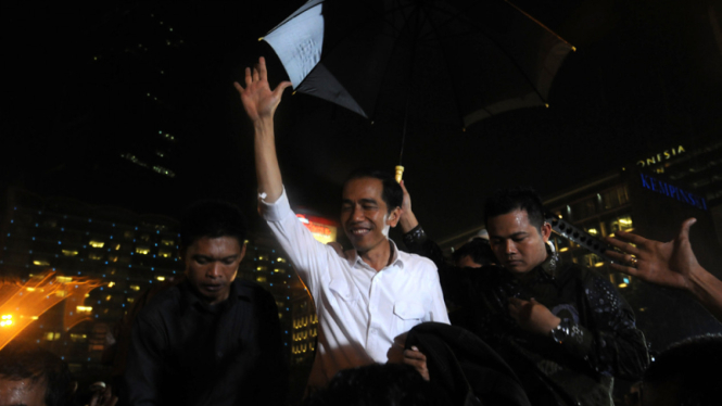 Jokowi Keliling Bundaran HI
