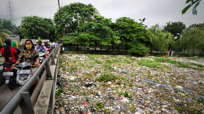 Sampah di Kali Jakarta Utara