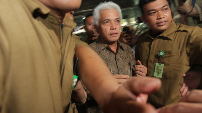 Hatta Rajasa Konpres Terkait Kasus Anaknya