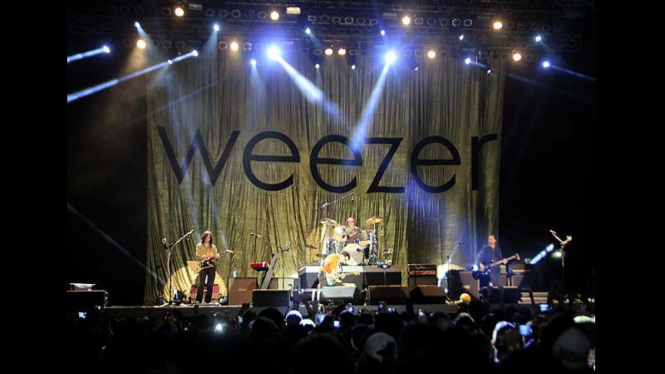Konser Weezer di Jakarta