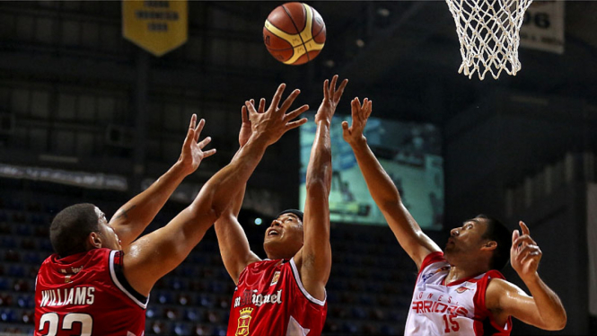 Indonesia Warriors Vs San Miguel Beermen 2013