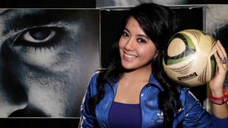 Presenter Putri Violla Jadi Jurnalis Bermodal Sarjana Hukum