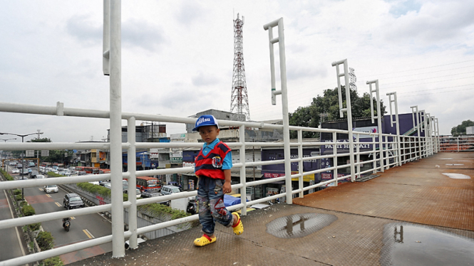 JPO Tanpa Atap di Kawasan Senen