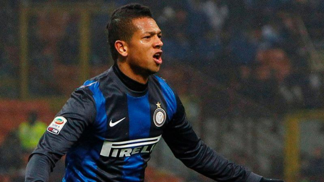 Gelandang Inter, Fredy Guarin rayakan gol ke gawang Bologna