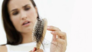 Tanpa Sadar, Kebiasaan Sehari-hari Ini Bikin Rambut Rontok
