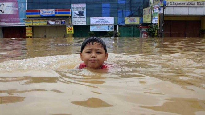 Banjir Kampung Melayu, Casablanca-Pondok Bambu Lumpuh