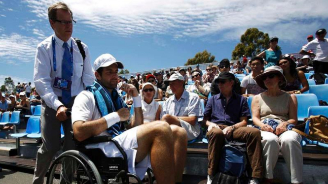 Brian Baker mundur dari Australian Open 2013 karena cedera lutut