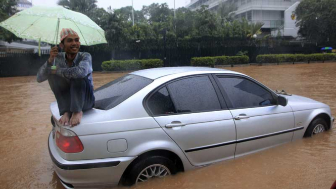 Bundaran HI Terendam Banjir