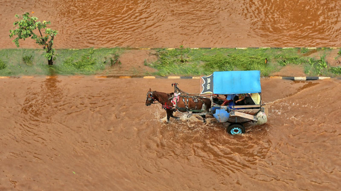 Banjir Lumpuhkan Jakarta Utara