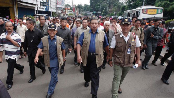 Presiden SBY tinjau lokasi banjir di Jatinegara