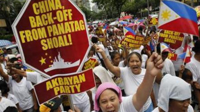 Warga Filipina tolak klaim China atas sengketa di Laut China Selatan.