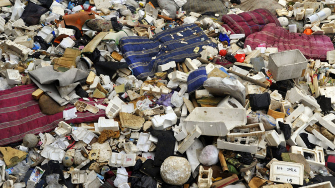 Sampah Pemicu Banjir Jakarta