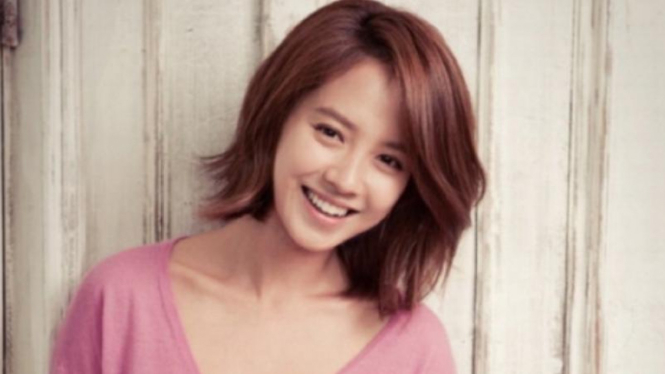 Song Ji Hyo.