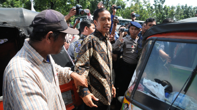 Jokowi Temui Pendemo Bajaj