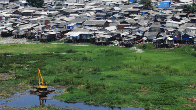 Permukiman kumuh di kawasan Waduk Pluit