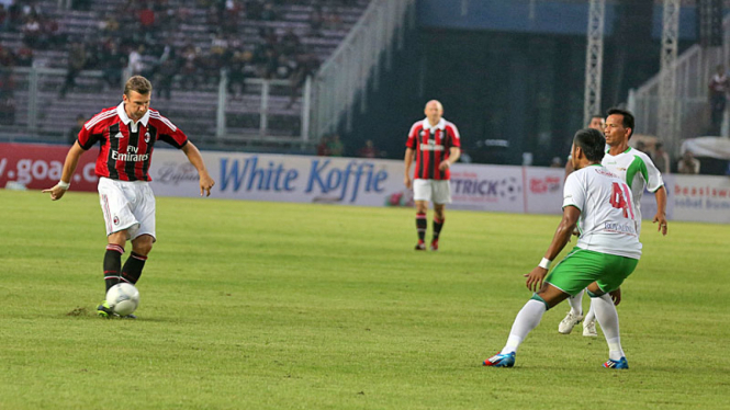 Ac Milan vs Indonesia All Stars 2013