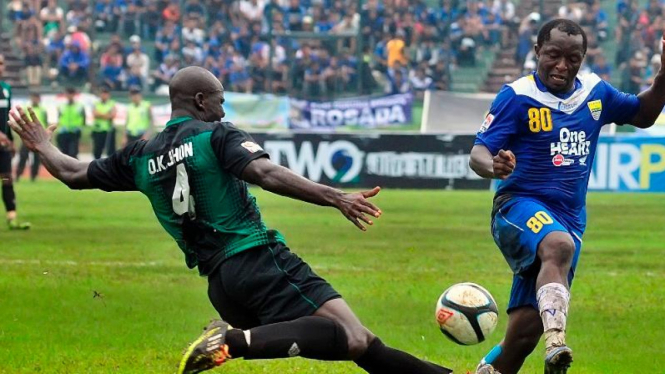 Persiwa Wamena vs Persib Bandung