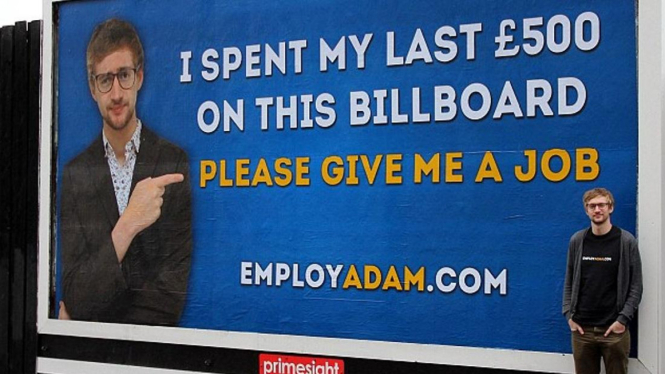  Adam Pacitti (24) dan iklan dirinya