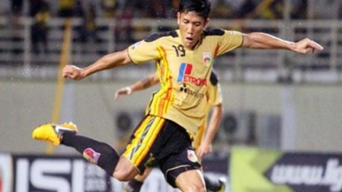 Pemain Mitra Kukar, Ahmad Bustomi