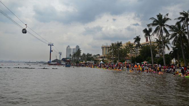 Pantai di Ancol