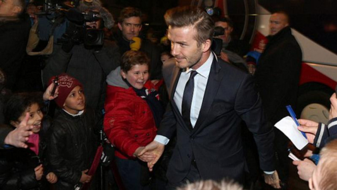 David Beckham berjalan di karpet merah menuju Stadion Parc des Princes