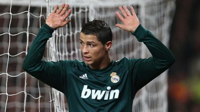 Pemain Real Madrid, Cristiano Ronaldo, usai bobol gawang MU