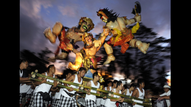 Parade Ogoh-ogoh di Gianyar Bali