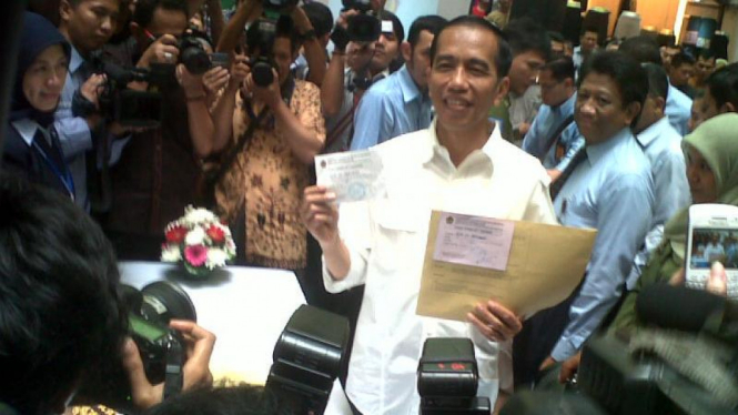 Jokowi mengisi SPT Pajak