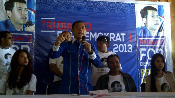 Tridianto, saat mengumumkan pencalonannya sebagai Ketua Umum Demokrat.