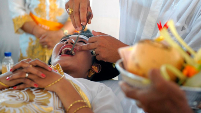 Ritual potong gigi di Bali